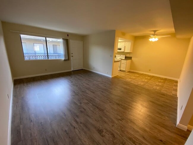 Photo - 211 W Verdugo Ave Unidad 202