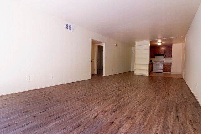 Building Photo - 67 Lausanne Ave Unit 2 Rental