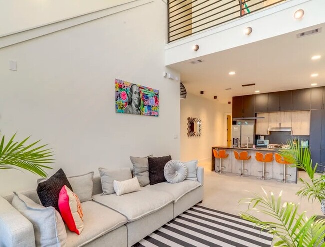 Photo - 2205 Staples St