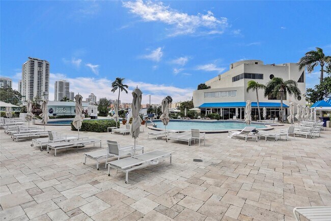 Photo - 19667 Turnberry Way Condo Unit 12F