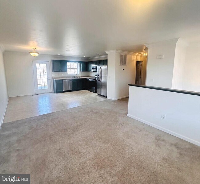 Photo - 92 Embassy Ct