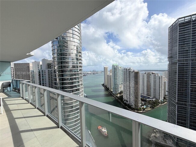 Building Photo - 200 Biscayne Blvd Way Unit 4007