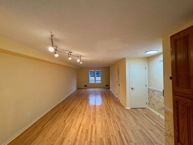 Photo - 19 Front St Unit 19 Front st