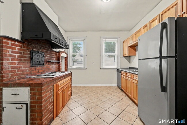Photo - 135 Sherwood Ave