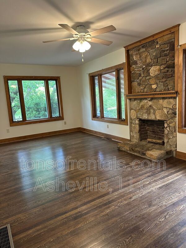 Photo - 1809 Windsor Dr