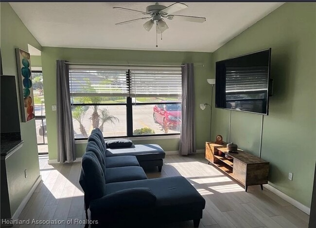 Photo - 102 Villaway