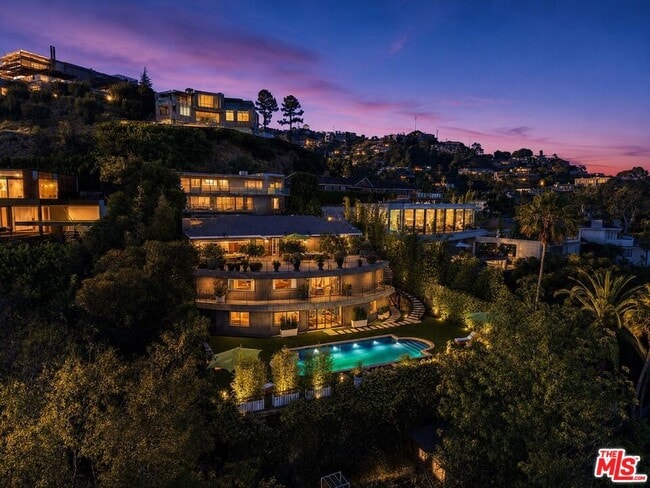 Building Photo - 8740 St Ives Dr