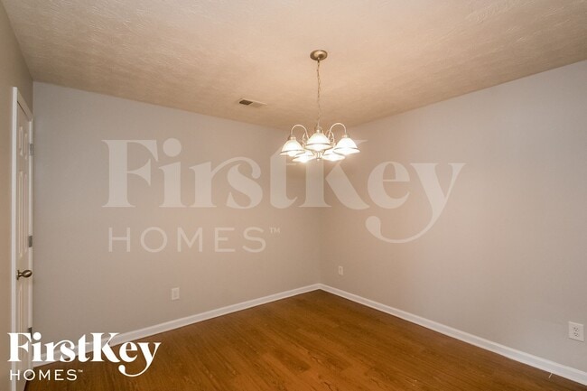 Photo - 6104 Ruth St SW