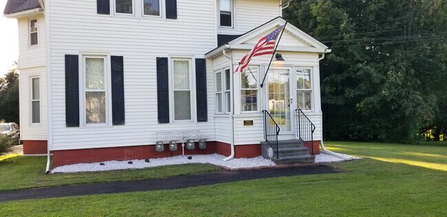 Photo - 1423 Main St Unit Apartment #3