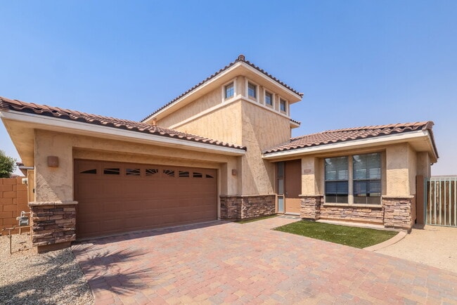 Building Photo - 13492 W Cypress St