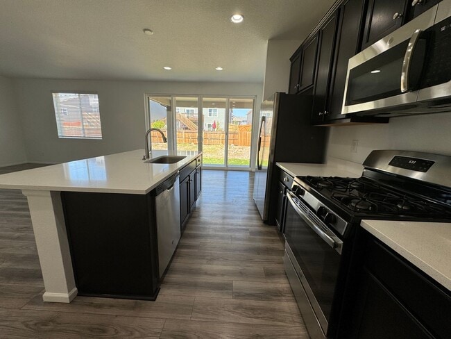 Photo - Newer 3 Bedroom plus loft in Paint Brush Hills