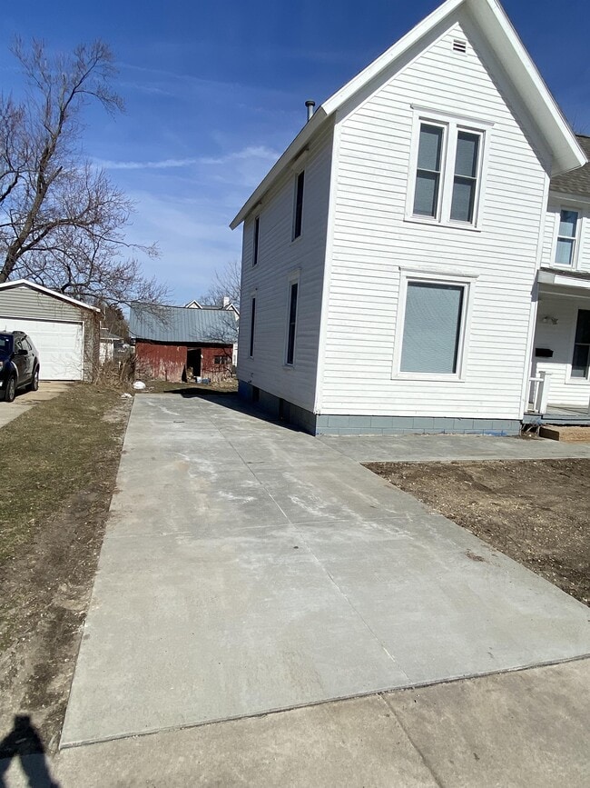 Photo - 540 8th Ave