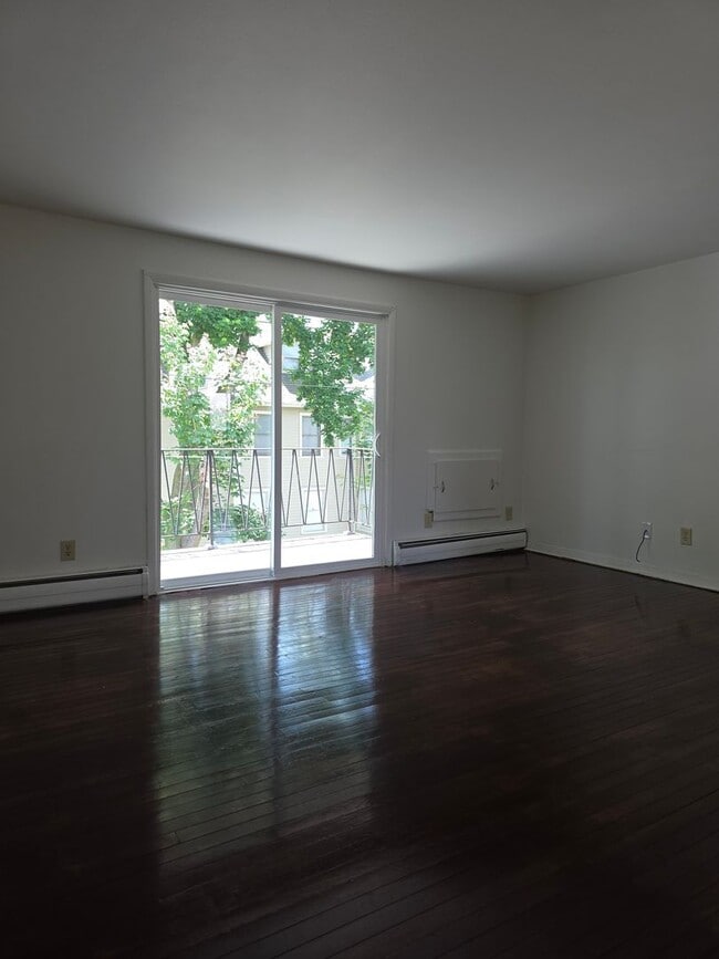 Photo - 2 bedroom upper Unidad CA519F