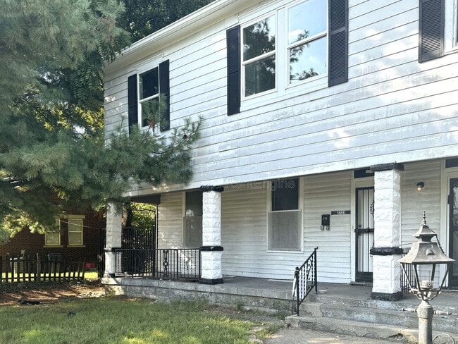 Building Photo - 2723 Elliott Ave