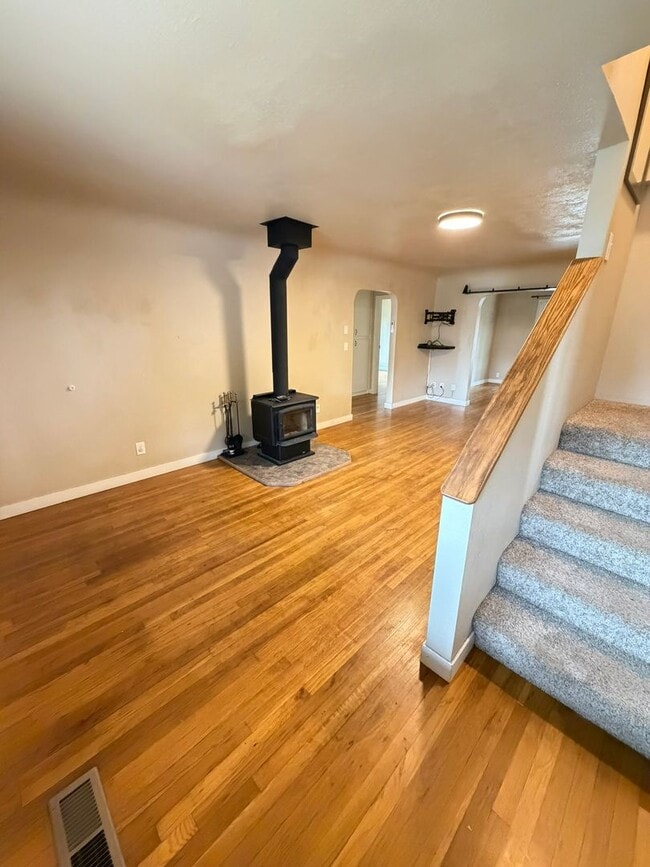 Photo - 480 W Ash St