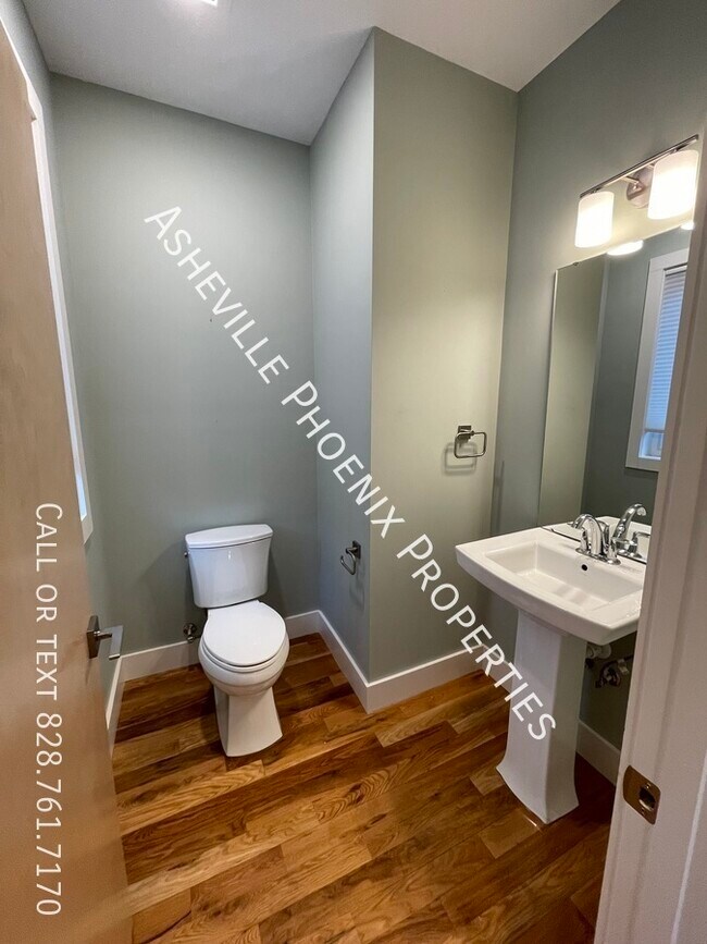 Photo - 18 Mauricet Ln House