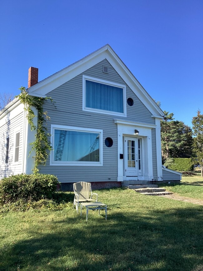 Building Photo - 48 Front St