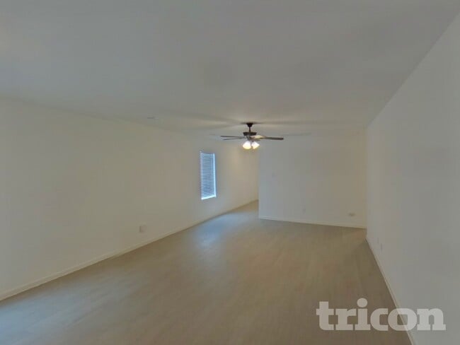 Photo - 807 Ponderosa Ln