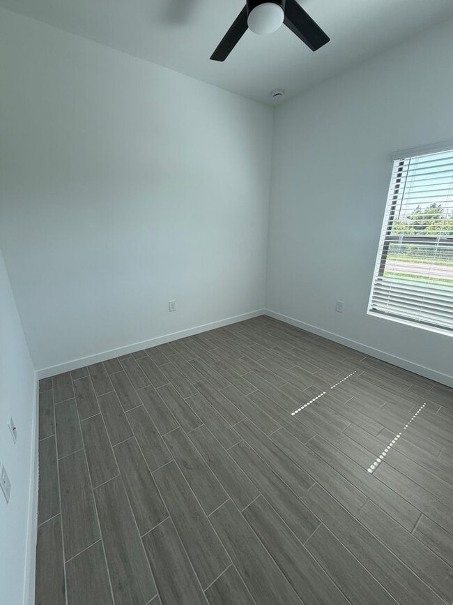 Photo - 1504 Gary Ln