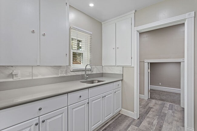 Photo - 4028 Unidad 4028 1/2 (Back)