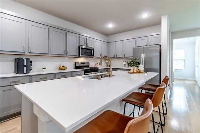 Photo - 2122 Mossfield Ln