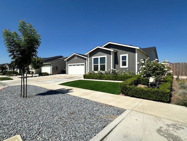 Building Photo - NW Home with built in ADU coming soon!