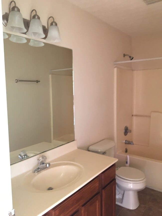 Photo - 3860 Banyan Dr