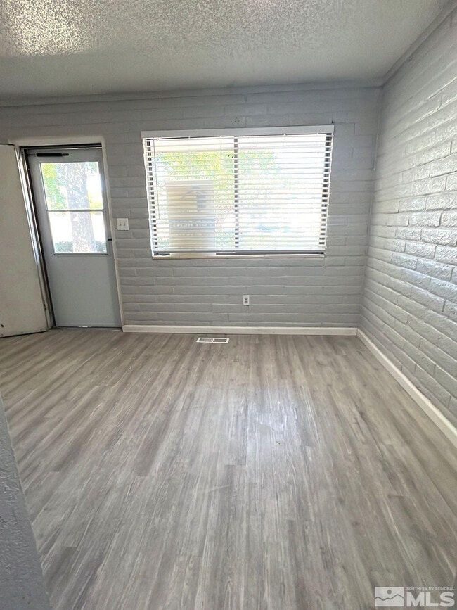 Photo - 1799 York Way