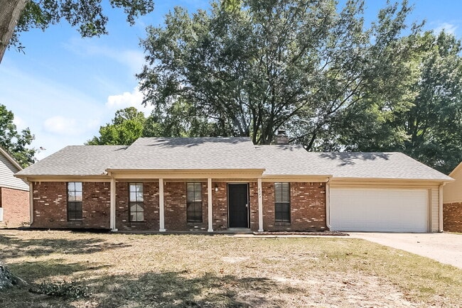 Building Photo - 6170 Chickasaw Dr