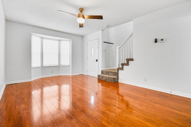 Photo - Pet Friendly Three Bedroom!