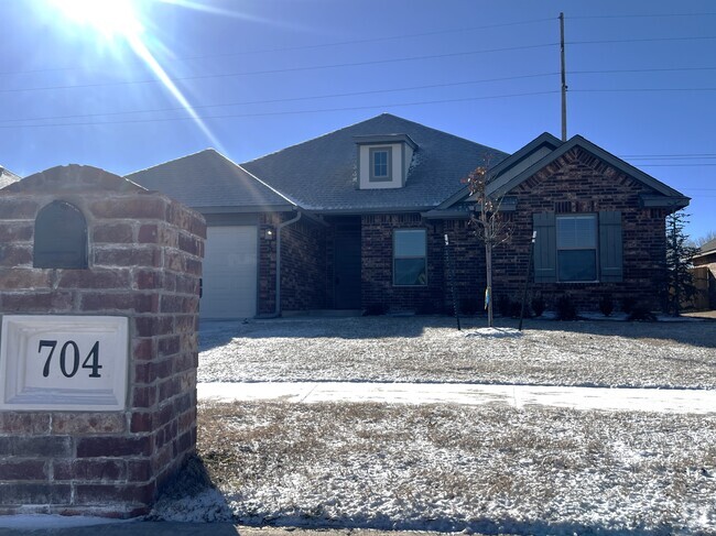 Building Photo - 704 Black Mesa Ct Rental