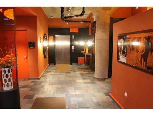 Lobby - 1033 W 14th Pl Unit 212