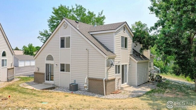 Building Photo - Spacious, Light-Filled Townhome in Fort Collins | 4-Bedroom Available This August