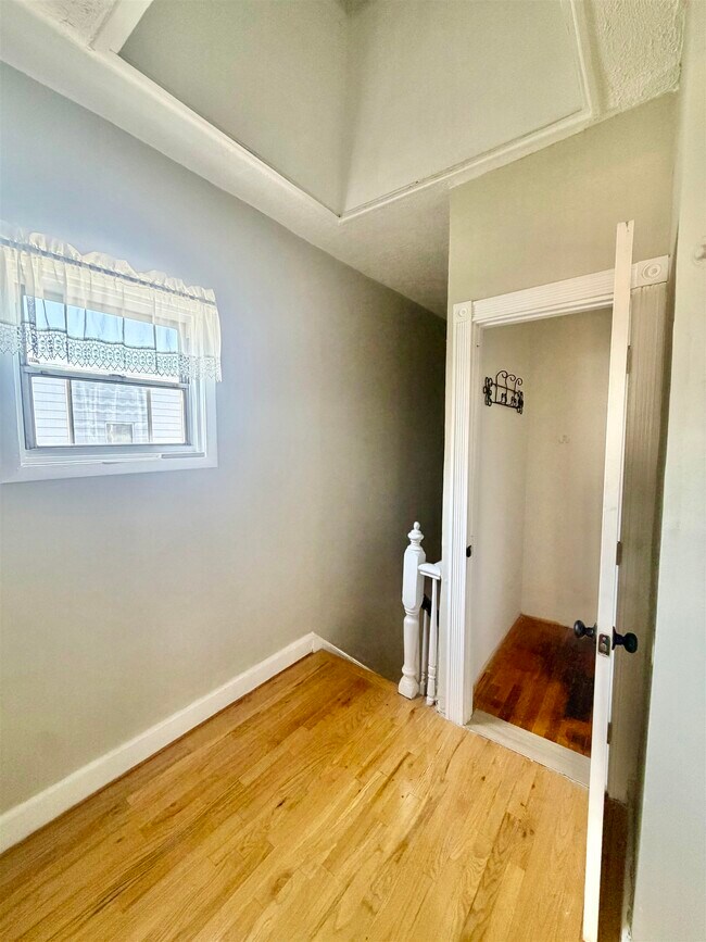 Photo - 212 Plainfield Ave Unit 2