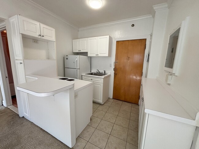Photo - 1243 Beacon St