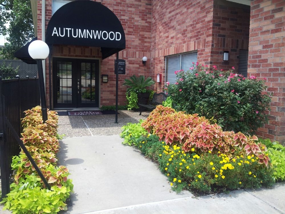 Autumnwood - Autumnwood Apartments