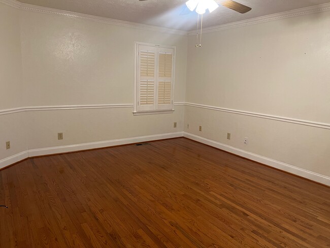 Photo - 1411 Cambridge Pl