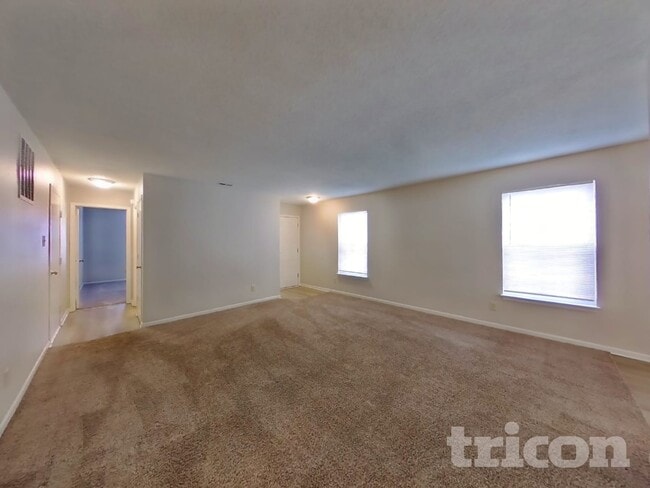 Photo - 1905 Blue Pine Ln