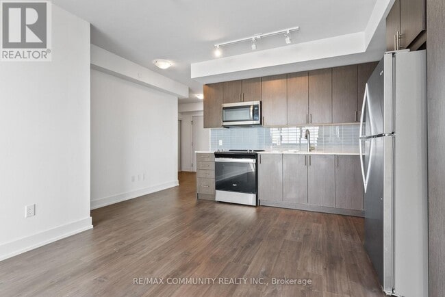 Photo - 2550 Simcoe St N Unit 817