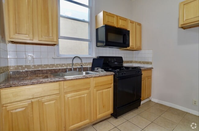 Building Photo - 39 Bowers St Unit 1 Rental