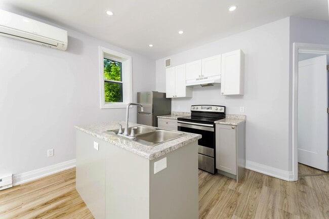 Photo - 87 Stirling Ave Unit 3