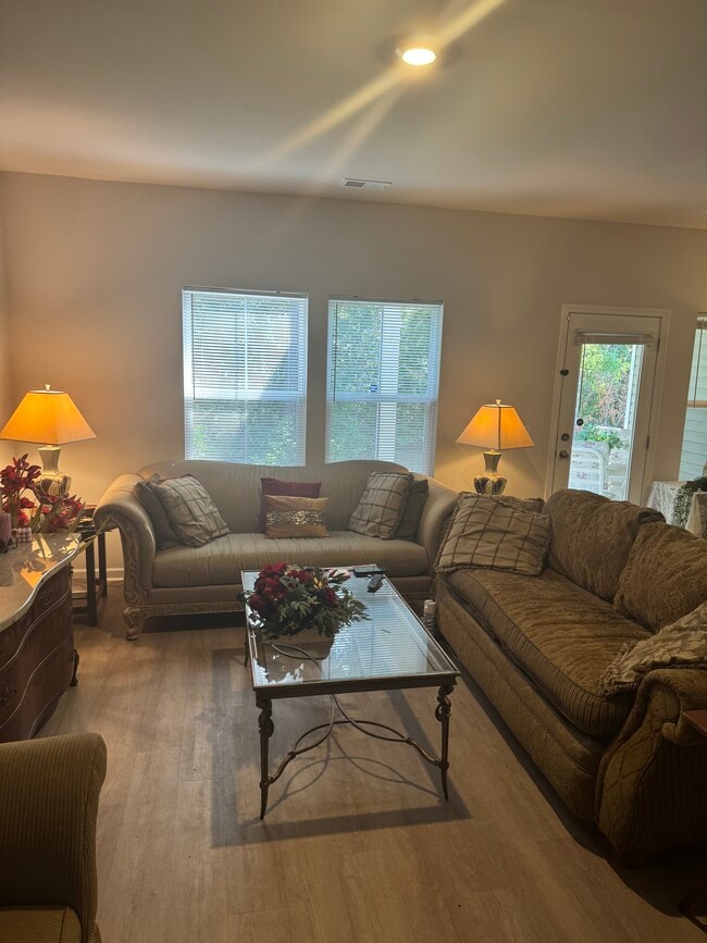 Photo - 8032 Reagan Way