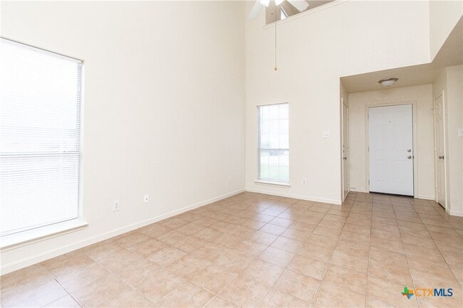 405 Deloris Dr