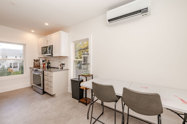 Photo - 363 Miller Ave Unidad #6