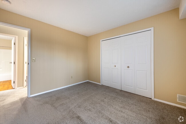 2BR, 2BA - 1135SF