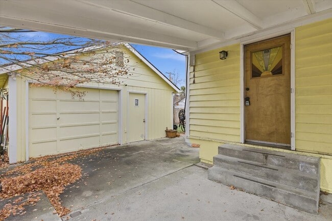 Photo - 173 Helman St