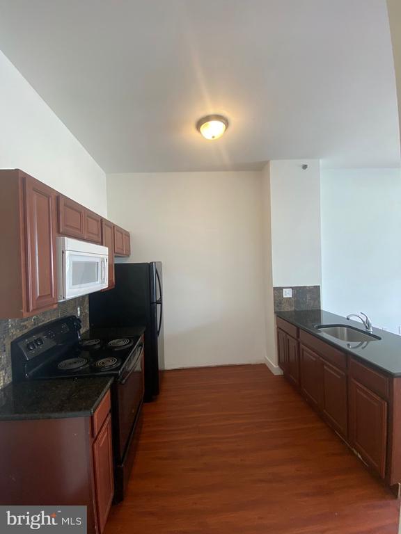 Photo - 6022 Market St