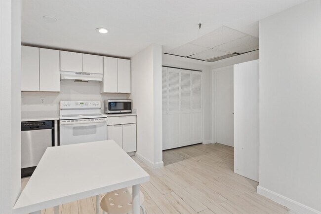 Photo - 1427 Commonwealth Ave Unit 102