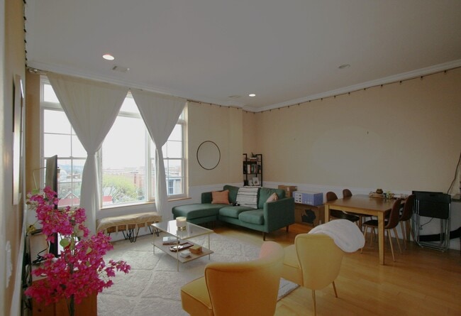 Photo - 769 Montgomery St Unidad 604