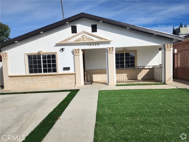 Building Photo - 14329 Emelita St Rental